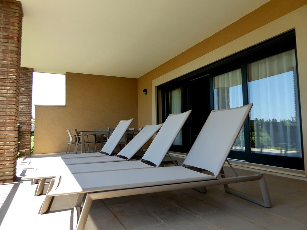 T2 - LAGOA (ALGARVE)