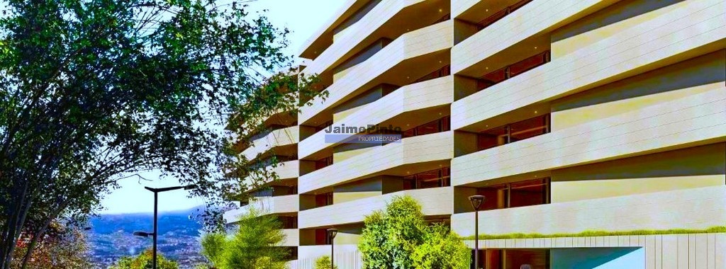 Terreno p/ contr. altura